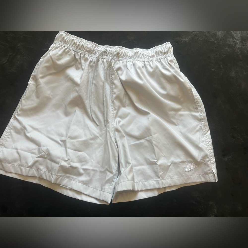 NEW NIKE  Club Woven Flow Shorts - Photon Dust MEDIUM